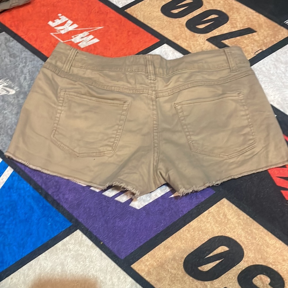 khaki shorts - Picture 3 of 3